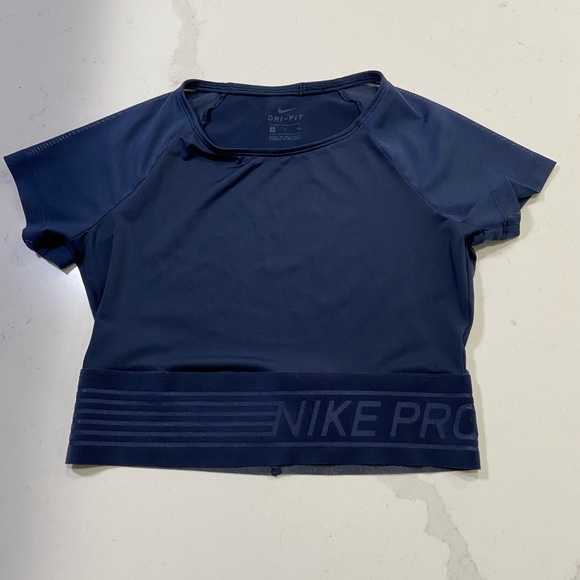 Nike Tops - Nike Pro Crop Dri-Fit Top Size S